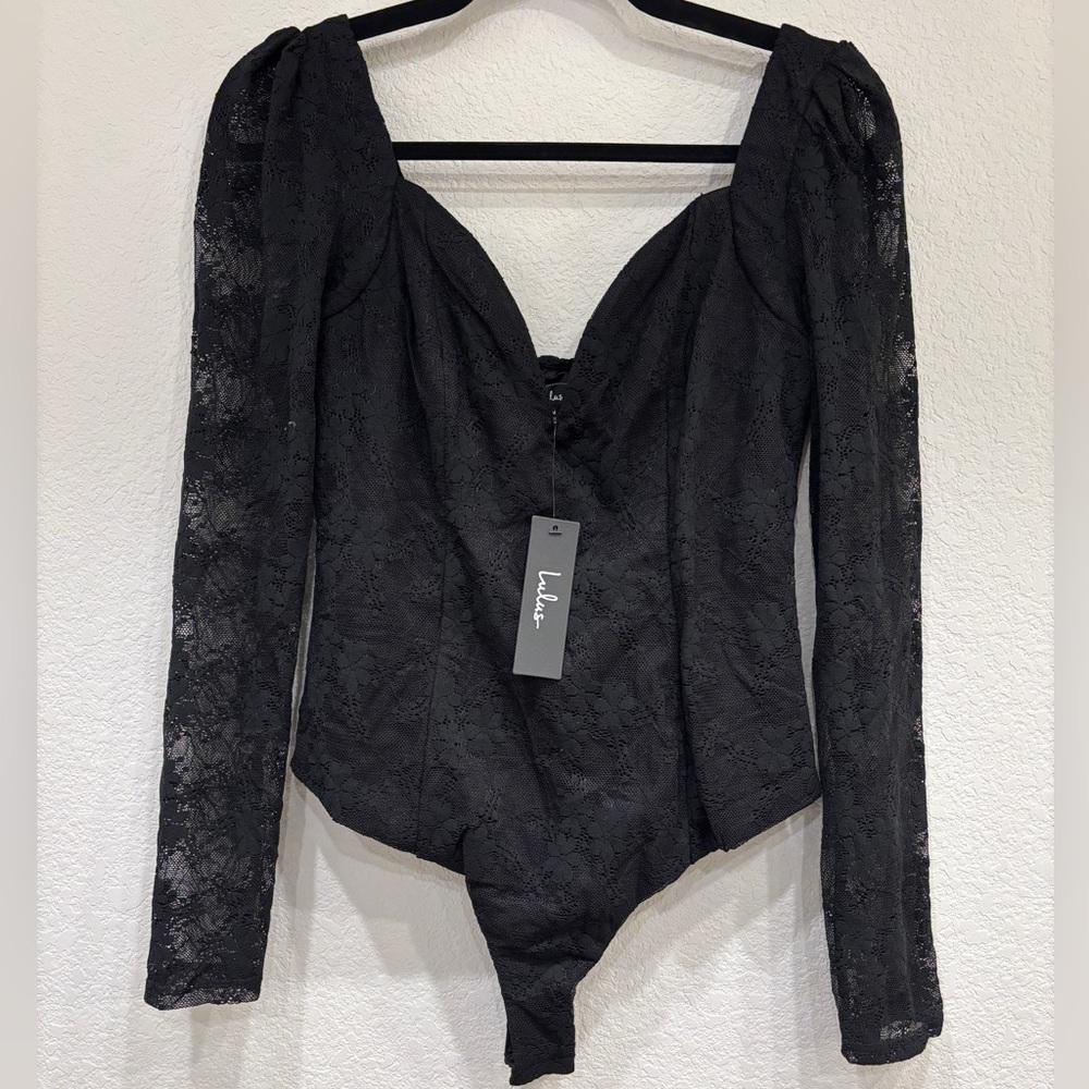 NWT Lulus Black Lace V-Neck Long Sleeve Bodysuit